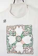 Charger l&#39;image dans la galerie, N°8 - T-SHIRT UPCYCLÉ - S
