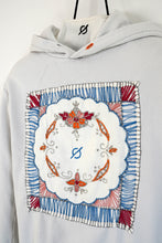 Charger l&#39;image dans la galerie, N°7 - HOODY UPCYCLÉ - XS
