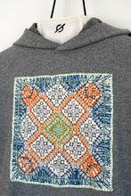 Charger l&#39;image dans la galerie, N°9 - HOODY UPCYCLÉ - M
