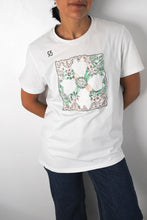 Charger l&#39;image dans la galerie, N°8 - T-SHIRT UPCYCLÉ - S
