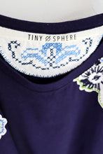 Charger l&#39;image dans la galerie, N°27 - T-SHIRT UPCYCLÉ - M
