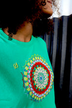 Charger l&#39;image dans la galerie, N°28 - T-SHIRT UPCYCLÉ - M
